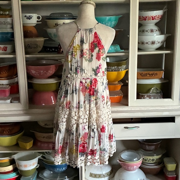 Anthropologie Ranna Gill Kalila Floral Pleated Lace Mini Dress - Size Medium - Picture 6 of 16